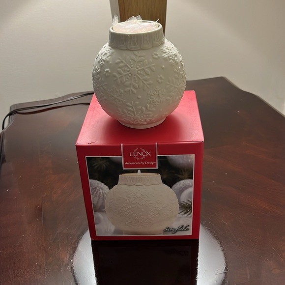 Lenox Snowflake china tealight - Picture 3 of 3